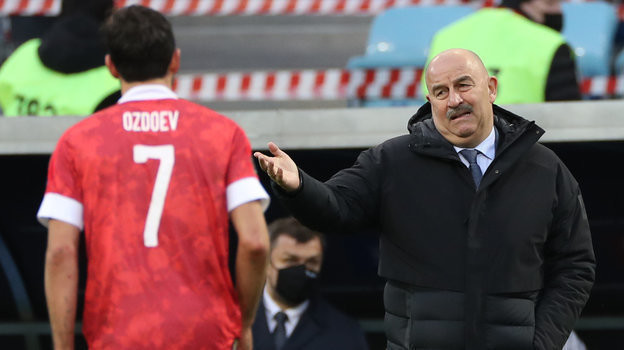 Магомед Оздоев и Станислав Черчесов. Фото Александр Федоров, «СЭ» / Canon EOS-1D X Mark II Магомед Оздоев и Станислав Черчесов. Фото Александр Федоров, «СЭ» / Canon EOS-1D X Mark II