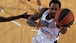 «Мы вышли на паркет наслаждаться игрой». Центровой «Зенита» Блэк — о разгроме «Барселоны»