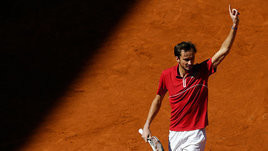 Медведев начал гонку за титулом первой ракетки мира. Даниил победил на грунте впервые за два года