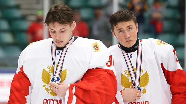 7 мая. Фриско. Канада U18 — Россия U18 — 5:3. Россияне после матча. Фото IIHF 7 мая. Фриско. Канада U18 — Россия U18 — 5:3. Россияне после матча. Фото IIHF