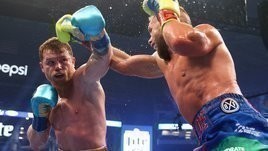 Апперкот прямо в глаз и цыганская удача. Триумф Канело