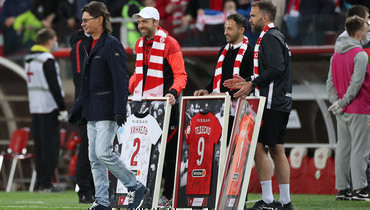 10 мая. Москва. «Спартак» — «Химки» — 2:1. Леонид Федун и тренерский штаб Доменико Тедеско.