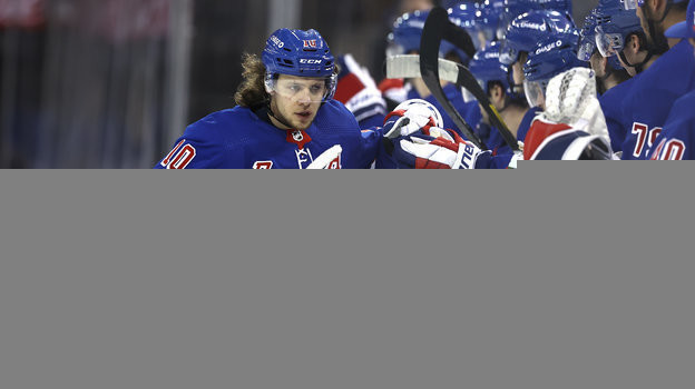 Артемий Панарин и игроки «Рейнджерс». Фото USA Today Sports Артемий Панарин и игроки «Рейнджерс». Фото USA Today Sports