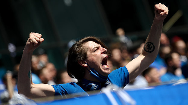 Болельщики «Динамо» в восторге от победы над ЦСКА. Фото Дарья Исаева, «СЭ» / Canon EOS-1D X Mark II Болельщики «Динамо» в восторге от победы над ЦСКА. Фото Дарья Исаева, «СЭ» / Canon EOS-1D X Mark II