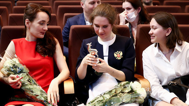 Вручение ежегодной премии «Серебряная лань». Фото Дарья Исаева, «СЭ» / Canon EOS-1D X Mark II Вручение ежегодной премии «Серебряная лань». Фото Дарья Исаева, «СЭ» / Canon EOS-1D X Mark II