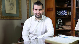 Любит Чехова, признает величие киберспорта и болеет за Трусову. Непомнящий — идеальный претендент на шахматную корону