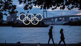 МОК прогнулся перед бойцами за гендерное равенство? Микст-эстафеты — дань моде или будущее спорта?