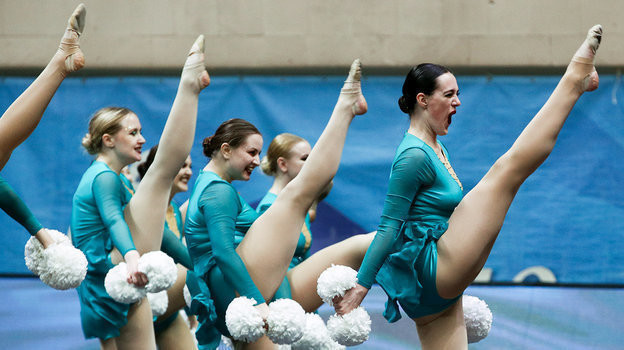 Девушки-черлидерши во время выступления. Фото Дарья Исаева, «СЭ» / Canon EOS-1D X Mark II Девушки-черлидерши во время выступления. Фото Дарья Исаева, «СЭ» / Canon EOS-1D X Mark II