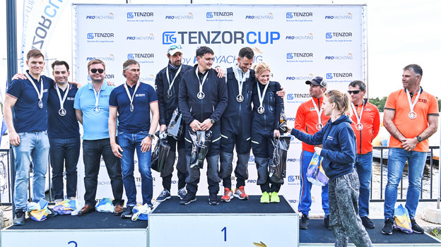 Победу на первом этапе Tenzor Cup by PROyachting команда Arttube RUS-1 завоевала в день рождения своей рулевой Валерии Коваленко. Победу на первом этапе Tenzor Cup by PROyachting команда Arttube RUS-1 завоевала в день рождения своей рулевой Валерии Коваленко.