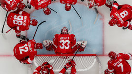 Четыре клуба КХЛ погрязли в долгах. Их нельзя допускать до чемпионата