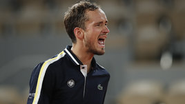 Между первой и второй. Медведев удвоил число побед на «Ролан Гаррос»