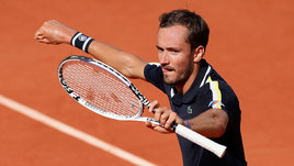 Медведев справился с эмоциями. Его выход в четвертьфинал «Ролан Гаррос» — это фантастика