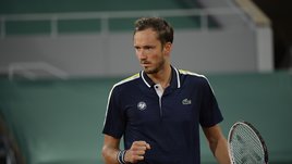 Медведев попрощался с Парижем. Даниил проиграл в четвертьфинале «Ролан Гаррос»