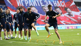 Парни, докажите, что вы — наши! Футбол, спасибо, что живой!