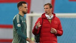 «Вопрос Черчесову: а где Гильерме? Шунин все время опаздывает, боится играть на выходах!» Кавазашвили — о старте России на Евро