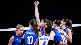 Смели Сербию, взяв первый сет — 25:8. У России третья сухая победа подряд