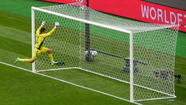 Чех Шик забил лучший гол Евро-2020: забросил мяч за шиворот вратарю с центра поля!