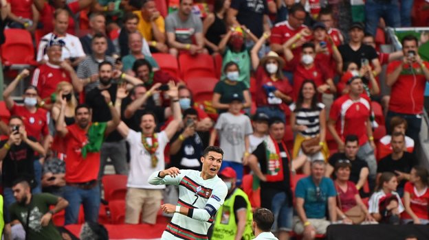 Реакция венгерских болельщиков на гол Криштиану Роналду. Фото Reuters Реакция венгерских болельщиков на гол Криштиану Роналду. Фото Reuters