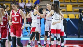 Вадеева доминирует, но хватит ли этого для возвращения медалей? Россия неуверенно начала Евробаскет