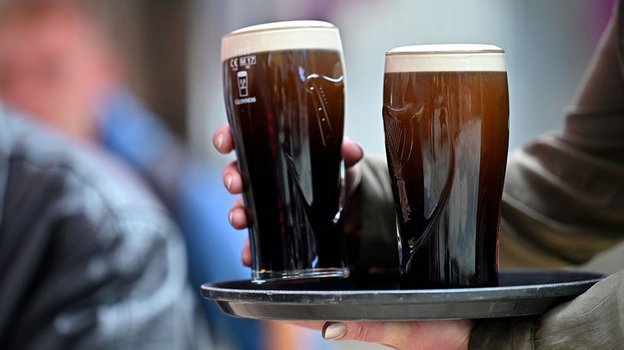 Два холодных бокала пива. Фото Getty Images Два холодных бокала пива. Фото Getty Images