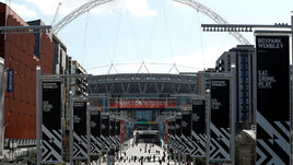 Финал Евро перенесут из Лондона в Будапешт? Это смешно, но логично