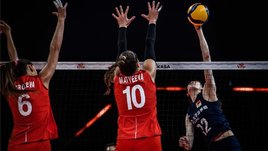 Две партии на равных с олимпийскими чемпионками, но в итоге — 0:3. России не хватает смелости и уверенности