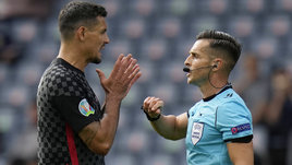 Ловрен разбил нос Шику и привез пенальти. Хорватия рискует провалиться на Евро после серебра ЧМ-2018