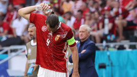 Евро избежал еще одной трагедии. Датчанина чудом спасли, у венгра — тепловой удар, но это никого не волнует