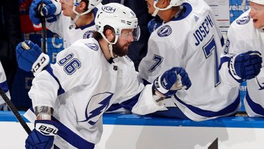 Никита Кучеров с партнерами по «Тампе-Бэй».