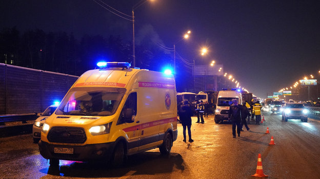 ДТП. Фото Дмитрий Коротаев, «Известия» ДТП. Фото Дмитрий Коротаев, «Известия»