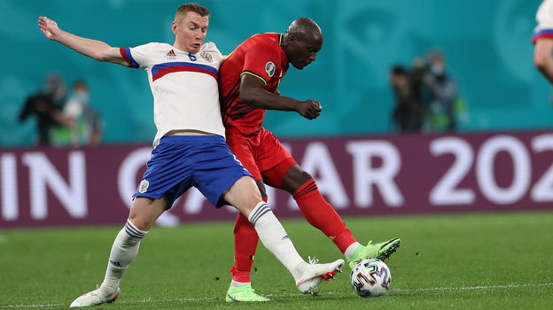 Андрей Семенов и Ромелу Лукаку. Фото Александр Федоров, «СЭ» / Canon EOS-1D X Mark II Андрей Семенов и Ромелу Лукаку. Фото Александр Федоров, «СЭ» / Canon EOS-1D X Mark II