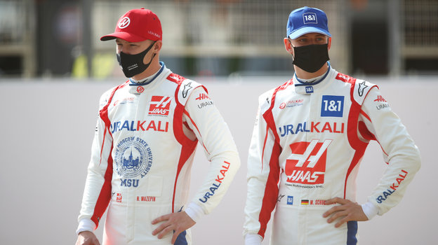 Никита Мазепин и Мик Шумахер. Фото Joe Portlock, Getty Images Никита Мазепин и Мик Шумахер. Фото Joe Portlock, Getty Images