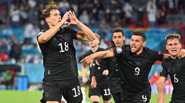 Леон Горецка с партнерами по сборной Германии. Фото Twitter Леон Горецка с партнерами по сборной Германии. Фото Twitter