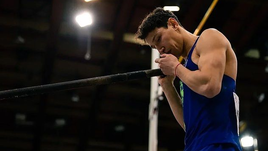 Трибуны ревели, а он прыгал — и ничего не знал. Сумасшедшая драма российского шестовика