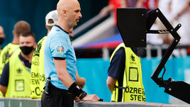 Удаление Карасева, которое развалило Нидерланды. Первая красная карточка нашего судьи на Евро-2020