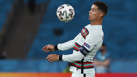 Роналду — все. Повторил мировой рекорд, придумал мем, но сыграет ли он на Евро еще раз?