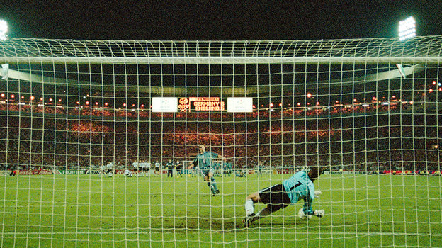 Тот самый пенальти. Фото Getty Images Тот самый пенальти. Фото Getty Images