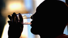 Сколько воды нужно пить летом: рассказывает эксперт