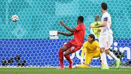 Круче, чем Платини. На этом Евро лучшим снайпером стал автогол, а Закария оказался там, где не должен был