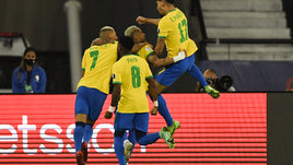 Бразилия пробивалась в полуфинал вдесятером: Габриэл Жезус едва не снес сопернику голову