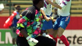 "Ответ на ваш вопрос станет громкой сенсацией". Саленко забил 5 голов Камеруну и больше не играл за сборную