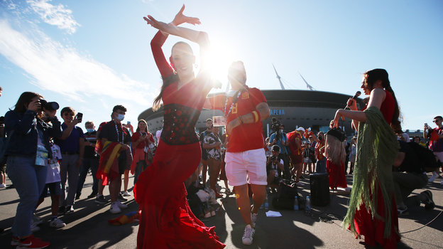 Как преобразился Санкт-Петербург во время Евро. Фото Дарья Исаева, «СЭ» / Canon EOS-1D X Mark II Как преобразился Санкт-Петербург во время Евро. Фото Дарья Исаева, «СЭ» / Canon EOS-1D X Mark II