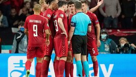 Систему ВАР нужно срочно реформировать или разогнать. Она не спасает от скандалов, как в матче Англия — Дания