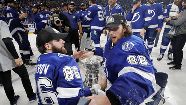 Никита Кучеров и Андрей Василевский — снова чемпионы НХЛ!