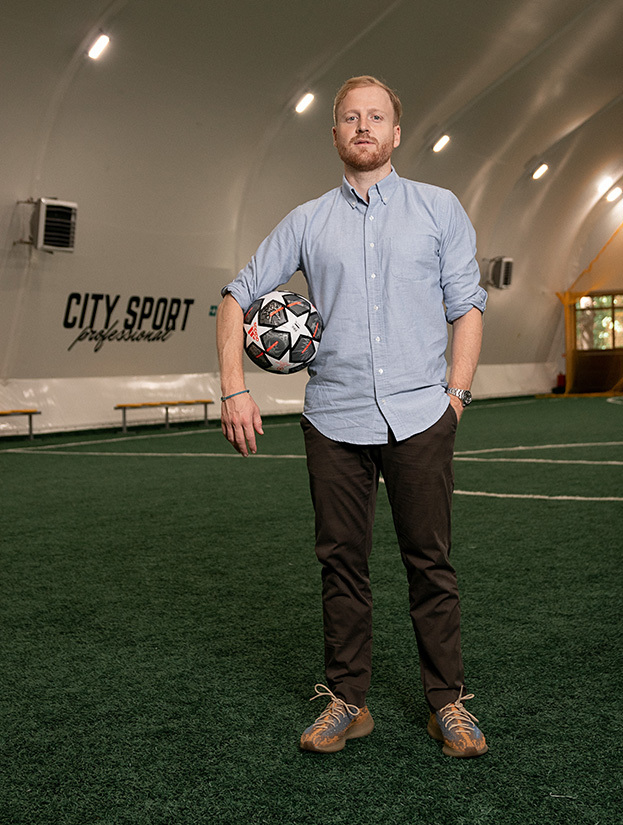 Том Сауэр, один из основателей компании City Sport в манеже на территории школы №192. Фото Шатохин Виталий Том Сауэр, один из основателей компании City Sport в манеже на территории школы №192. Фото Шатохин Виталий