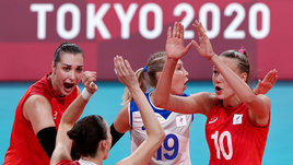 Россиянки впервые победили на Олимпиаде и сделали шаг к плей-офф. Они вышли из кризиса?