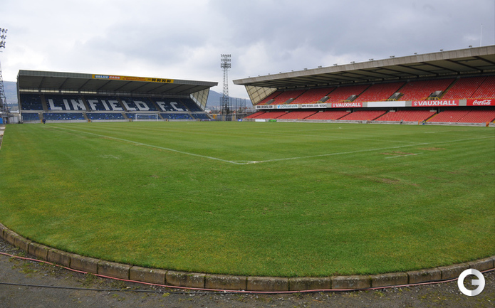 "Уиндзор Парк" - стадион для матча Северная Ирландия - Россия