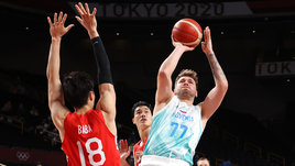 Словенец Дончич каждый день бьет олимпийские рекорды. Он обходит Брайанта, Джордана и Леброна