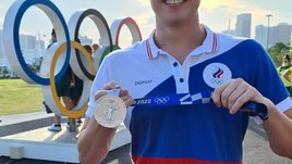 «Диванные аналитики заходят с фейков и пишут гадости — им стыдно показать свое лицо». Хейтеры атакуют российского пловца за «нечестную» медаль