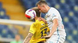 Много борьбы и ни одного удара в створ. Что показал Дзюба перед Карпиным